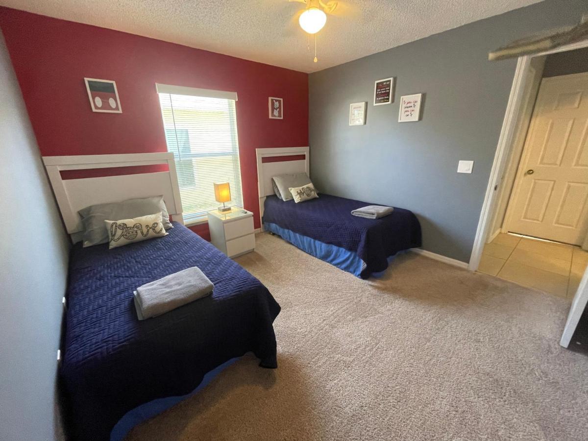 3 Bedroom Villa With Poolside Cinema And Games Room Close To Theme Parks Sleeps 6 Plus 2 올랜도 외부 사진